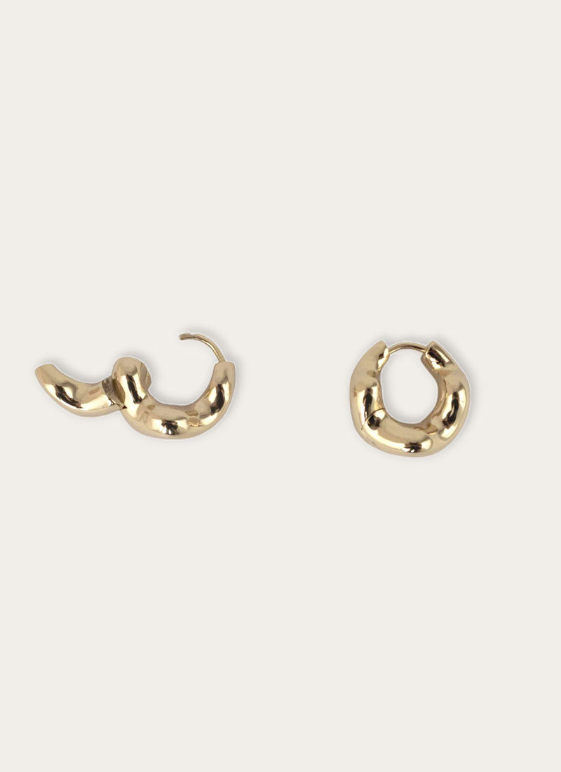 Wavy mini hoops