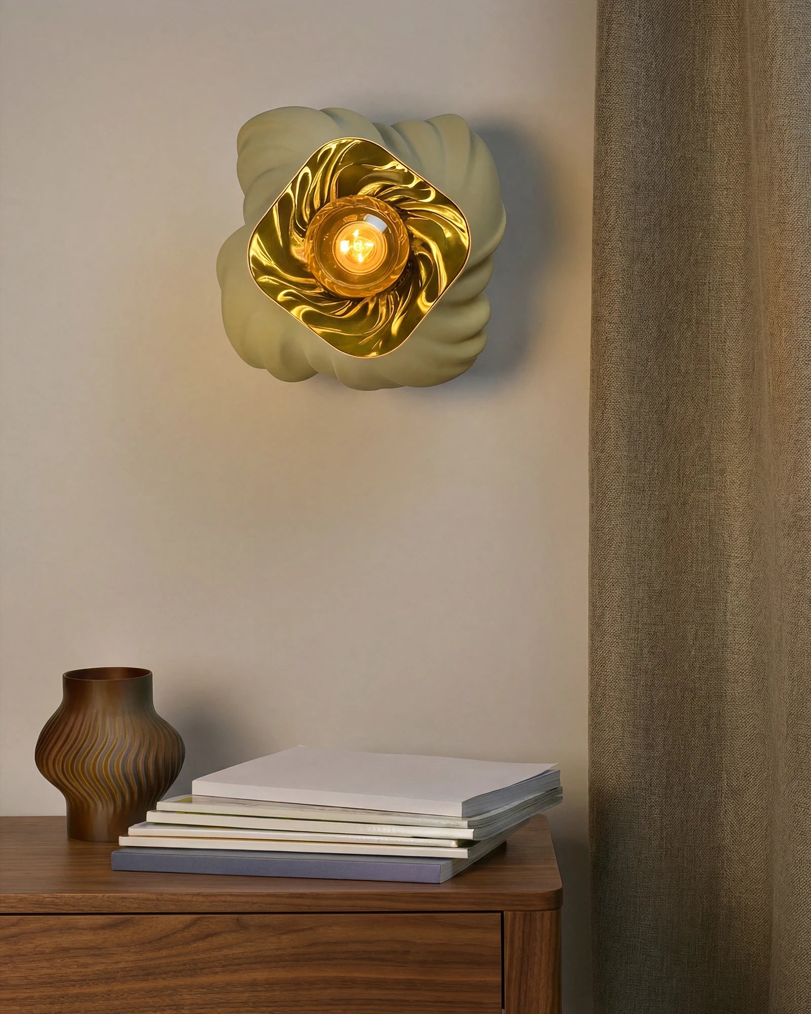 Soufflé Wall Light