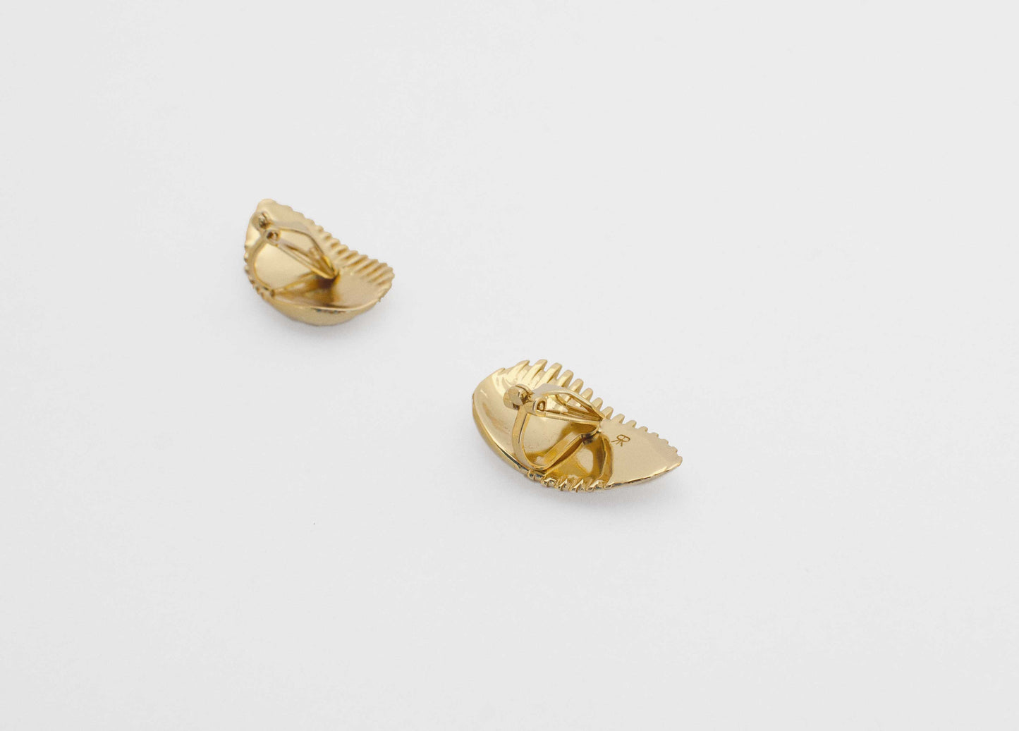 Meketaten clip earring